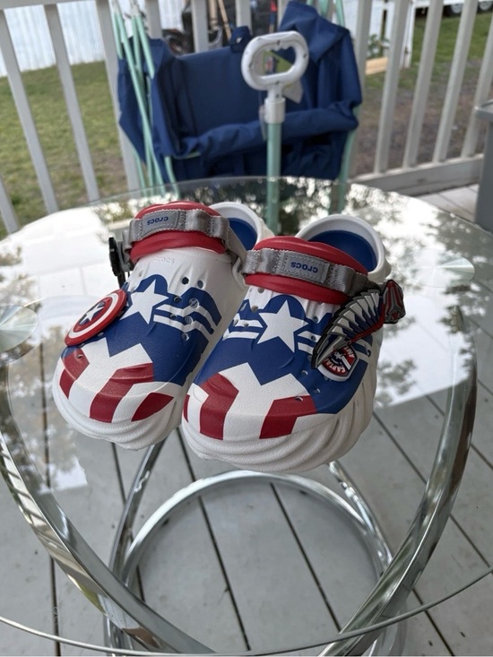 Mens Captain America Themed Slip-On Clogs - White/Red/Blue main image 5